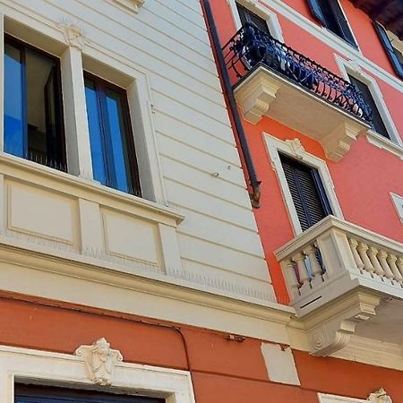 Houston House Apartment Milan Bagian luar foto