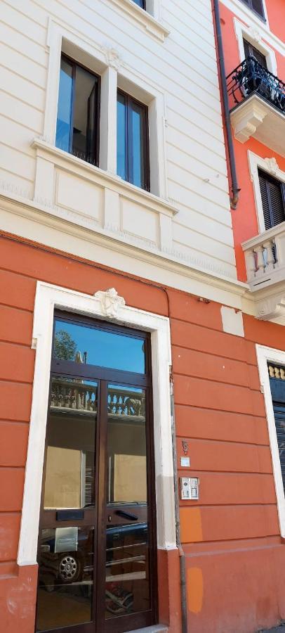 Houston House Apartment Milan Bagian luar foto